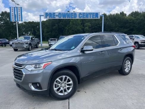 Used 2020 Chevrolet Traverse LT FWD image 2