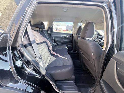 Used 2017 Nissan Rogue S FWD image 12