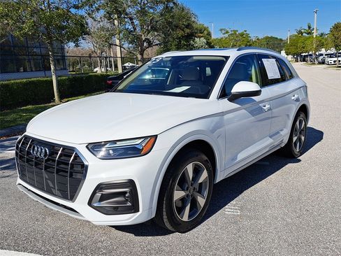 Certified 2023 Audi Q5 2.0T Premium w/ Convenience Package image 2
