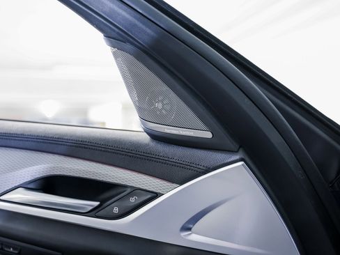 Used 2018 BMW M550i xDrive image 22