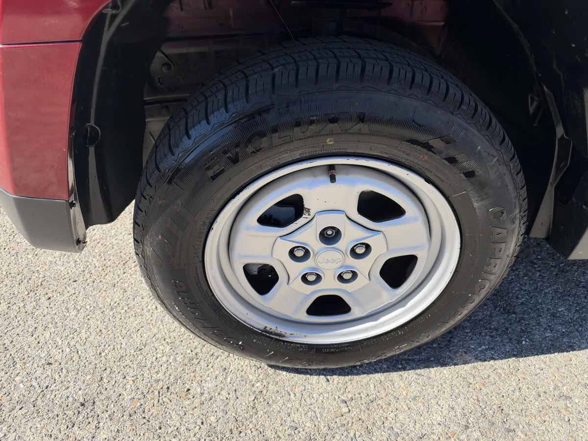 Used 2016 Jeep Patriot Sport w/ Power Value Group AWD/4WD image 7