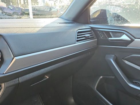 Used 2024 Volkswagen Jetta Sport image 23