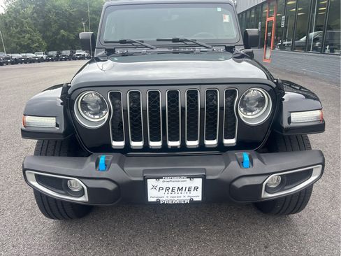 Used 2023 Jeep Wrangler Unlimited Sahara w/ Cold Weather Group AWD/4WD image 2