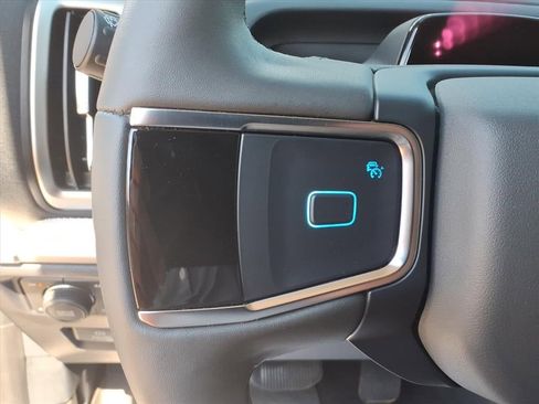 Used 2025 Ford Expedition Active image 26