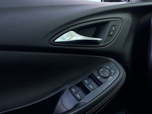 Used 2025 Buick Encore GX Preferred image 19