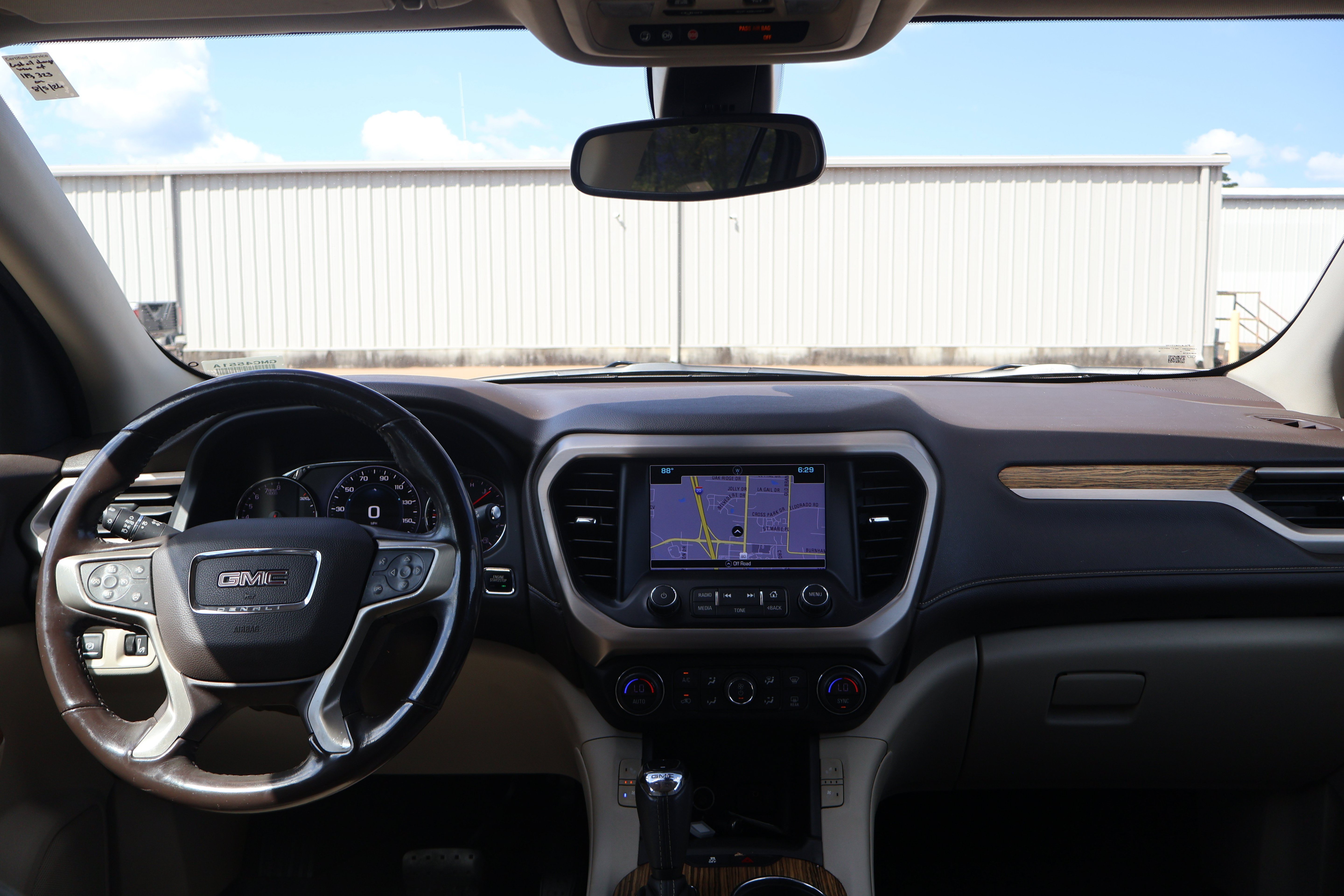 Used 2019 GMC Acadia Denali w/ Technology Package FWD image 10