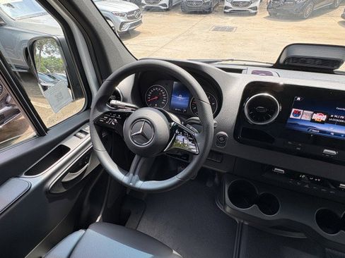 New 2026 Mercedes-Benz Sprinter 2500 image 12