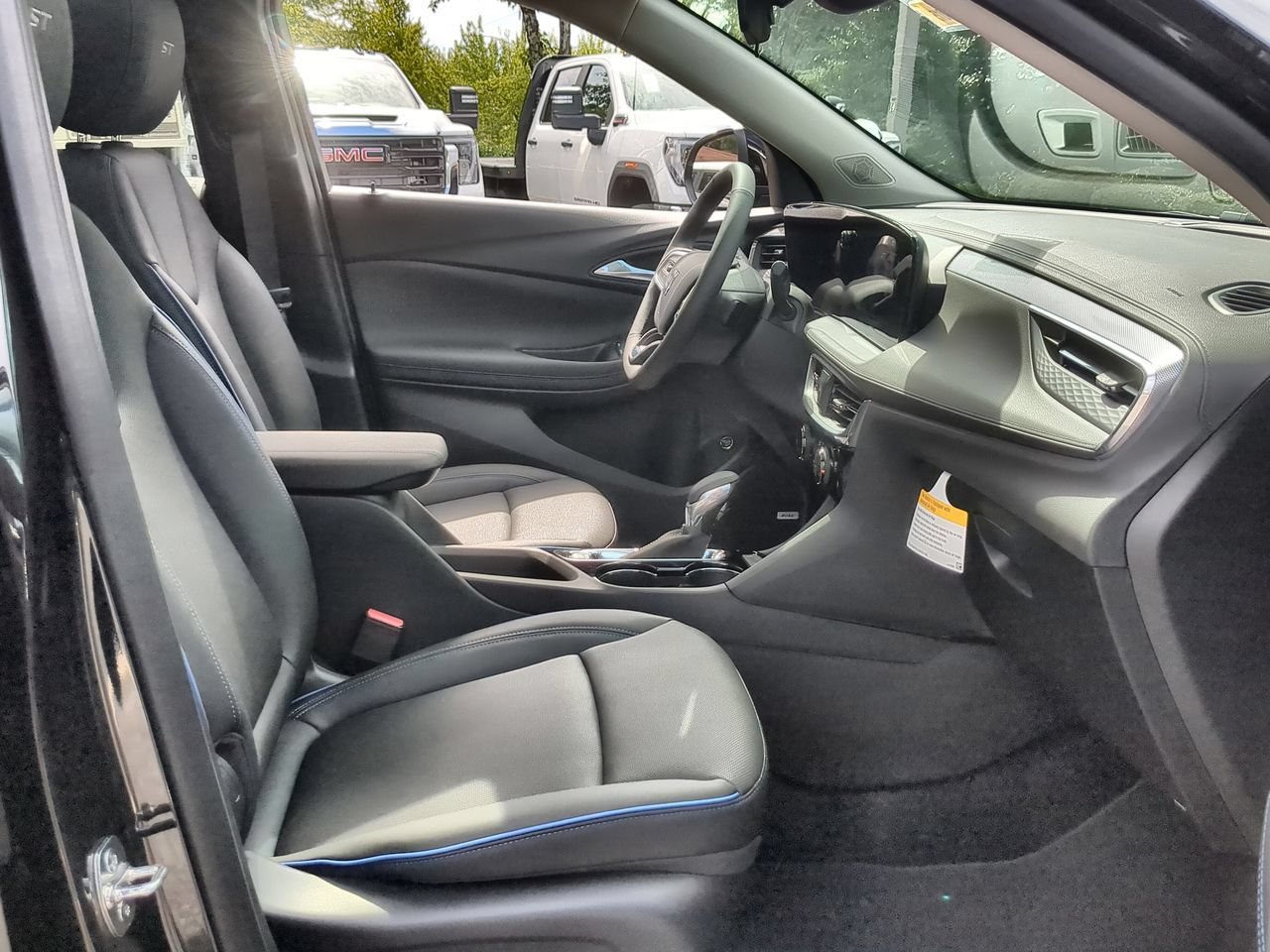Used 2026 Buick Encore GX Sport Touring w/ Comfort Package FWD image 27