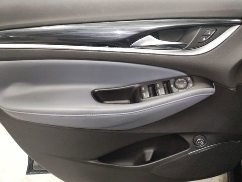 Used 2018 Buick Enclave Essence FWD image 26
