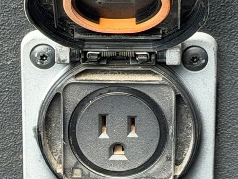 Used 2020 Chevrolet Silverado 1500 LTZ image 15