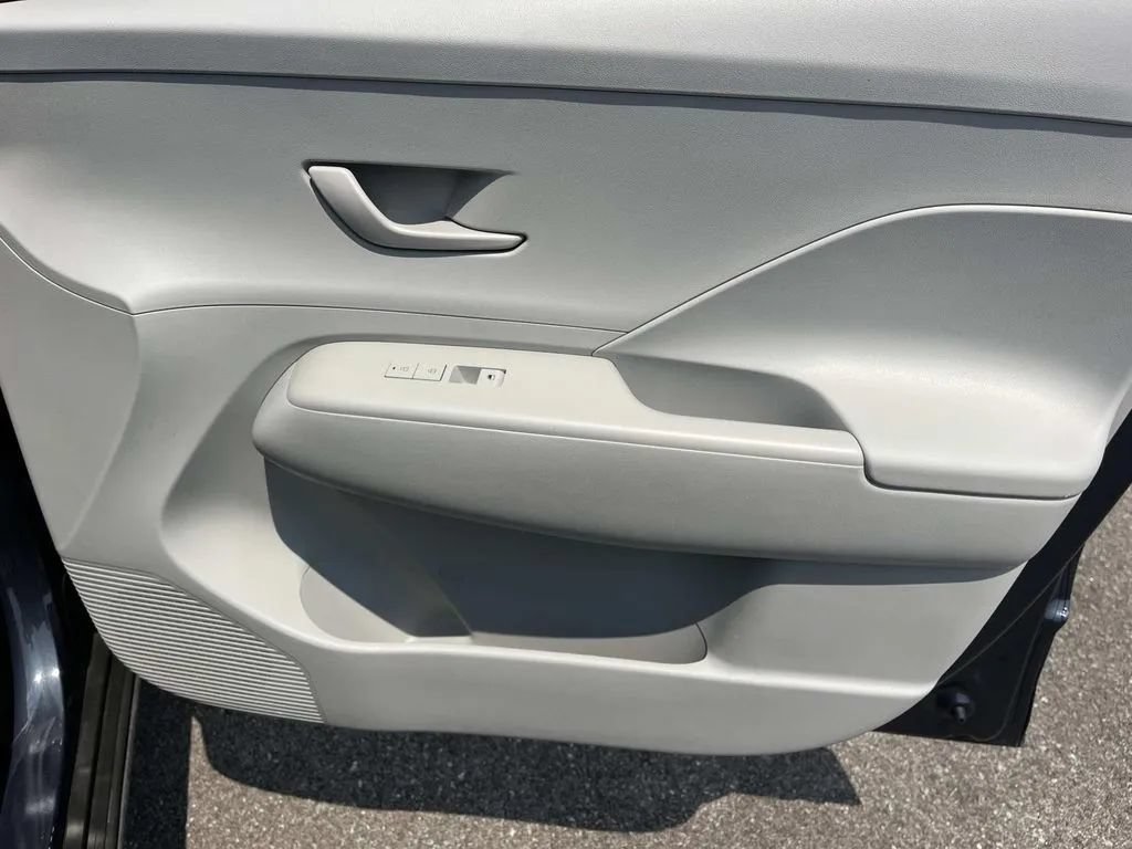 Used 2024 Hyundai Kona SEL FWD image 23