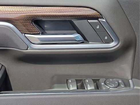 Used 2026 Chevrolet Silverado 2500 LT w/ Convenience Package image 13