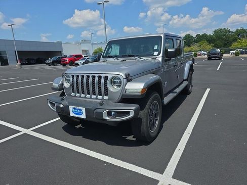 Used 2020 Jeep Gladiator Overland w/ LED Lighting Group AWD/4WD image 11