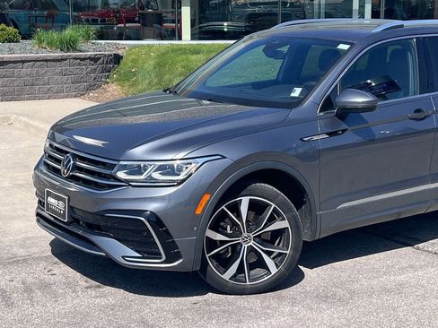 Used 2022 Volkswagen Tiguan SEL R-Line AWD/4WD image 2