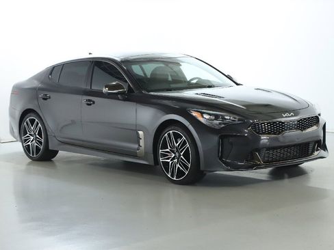 Used 2023 Kia Stinger GT2 image 9