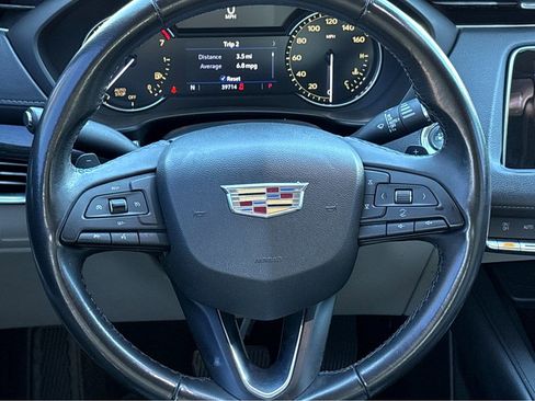 Used 2019 Cadillac XT4 Premium Luxury image 13