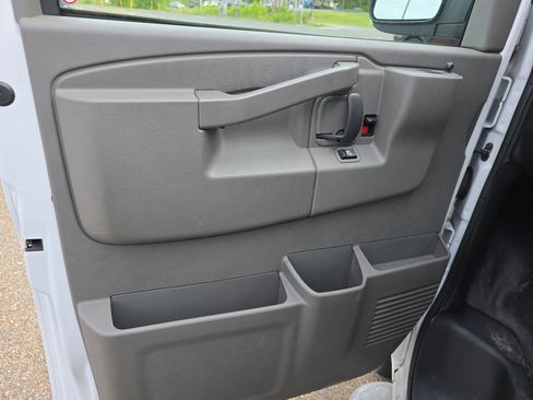 Used 2024 Chevrolet Express 2500 w/ Driver Convenience Package RWD image 15