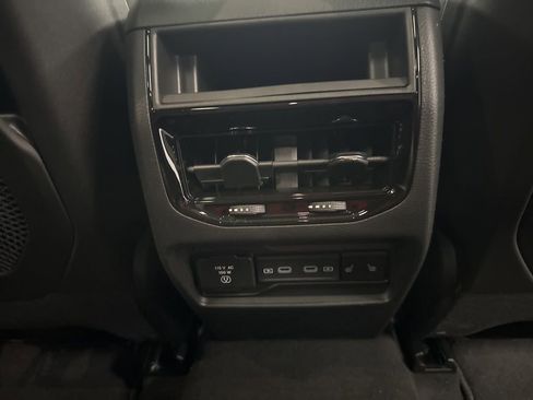 New 2026 Jeep Grand Cherokee Limited w/ Luxury Tech Group II image 38