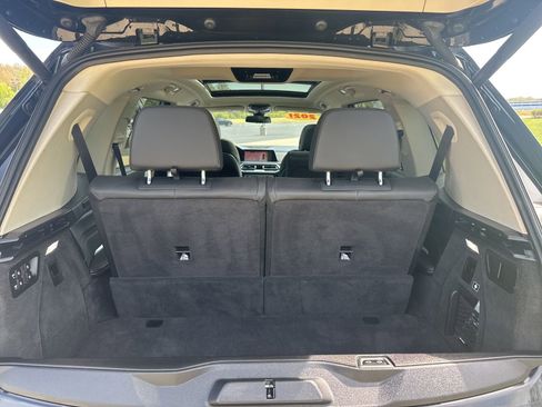 Used 2021 BMW X7 xDrive40i w/ Premium Package AWD/4WD image 11