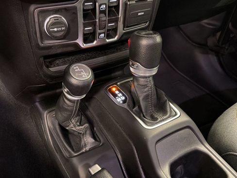 Used 2024 Jeep Wrangler Unlimited Sport AWD/4WD image 15