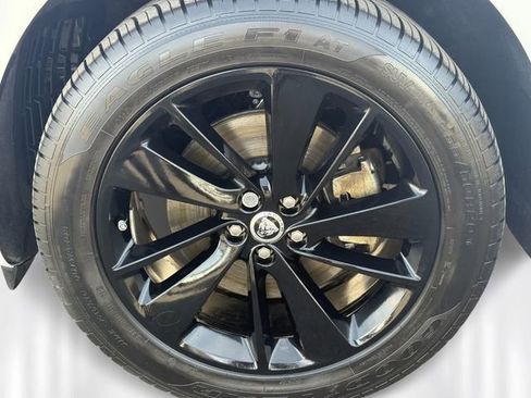 Used 2024 Jaguar F-PACE R-Dynamic S image 9