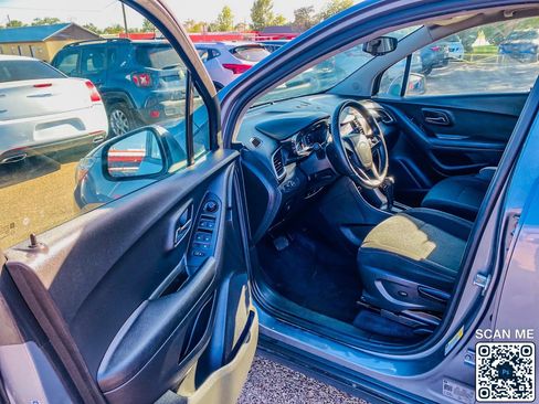 Used 2020 Chevrolet Trax LS image 10