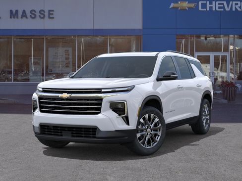 New 2026 Chevrolet Traverse LT w/ Sun and Wheel Package AWD/4WD image 6
