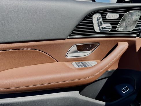 New 2026 Mercedes-Benz GLS 450 4MATIC image 16
