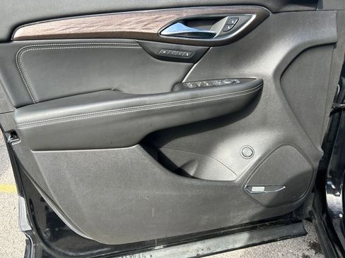 Used 2022 Buick Envision Avenir w/ Technology Package II image 11