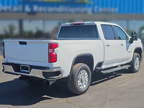 Used 2025 Chevrolet Silverado 2500 LT AWD/4WD image 9