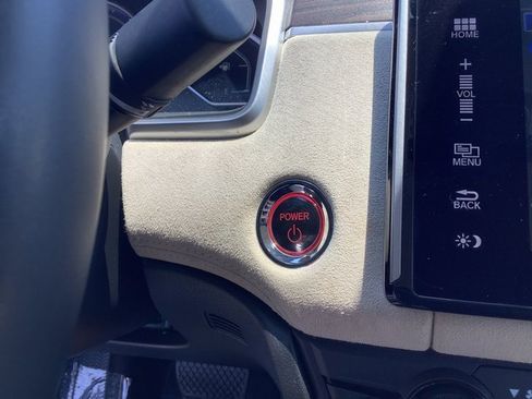 Used 2018 Honda Clarity Touring image 16