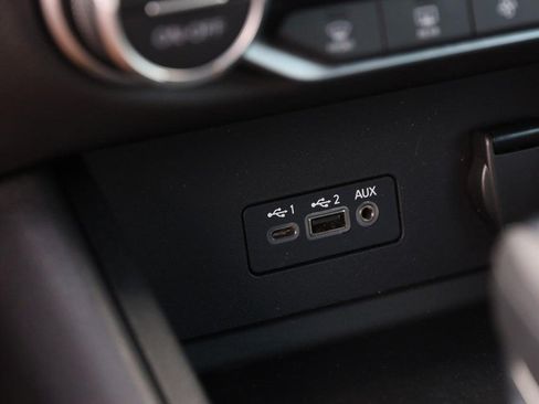 Used 2020 Nissan Sentra SV FWD image 19