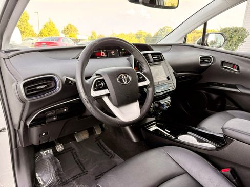 Used 2016 Toyota Prius Four Touring w/ Protection Package FWD image 18
