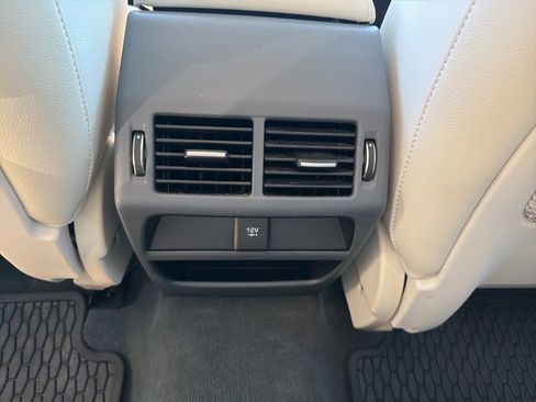 Used 2019 Jaguar E-PACE S image 33