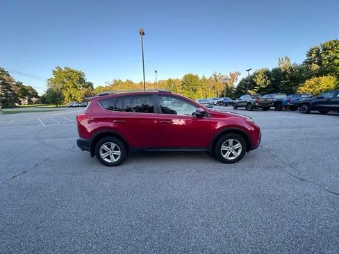 Used 2014 Toyota RAV4 XLE AWD/4WD image 2