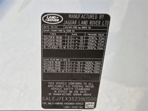 Used 2025 Land Rover Defender 110 S image 22