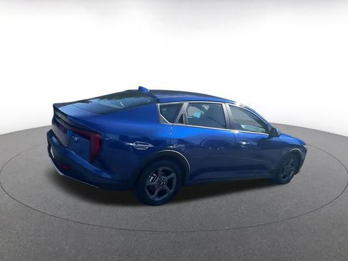 Used 2025 Kia K4 LXS image 15