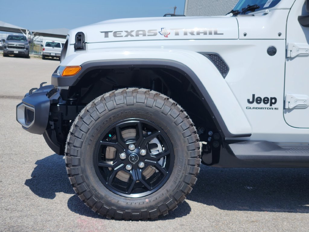 New 2026 Jeep Gladiator Mojave AWD/4WD image 6