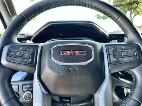 Used 2024 GMC Sierra 1500 Elevation image 33