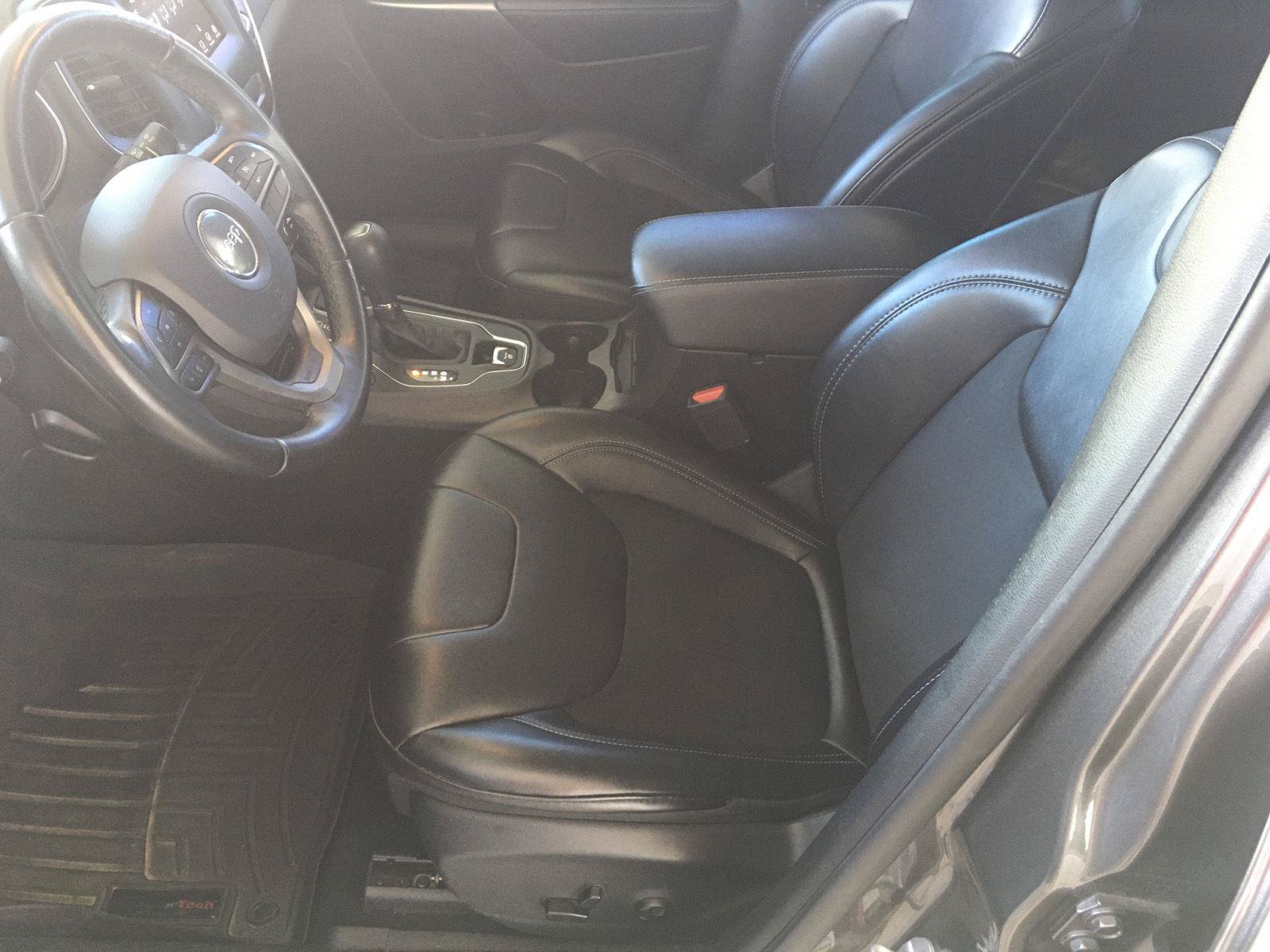 Used 2019 Jeep Cherokee Latitude Plus FWD image 35