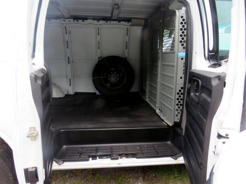 Used 2022 Chevrolet Express 2500 2500 Cargo w/ Driver Convenience Package image 24