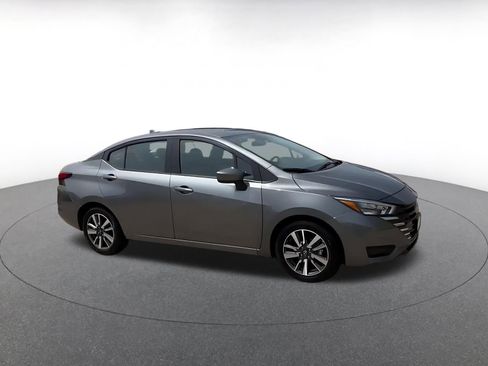 Used 2025 Nissan Versa SV FWD image 2