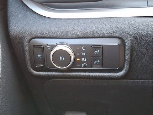 Certified 2023 Ford Explorer XLT w/ Equipment Group 202A AWD/4WD image 25