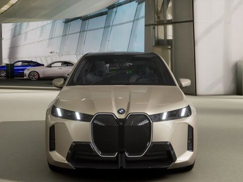 New 2026 BMW iX xDrive60 image 30