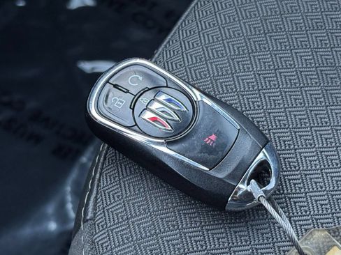 Used 2025 Buick Encore GX Preferred AWD/4WD image 21