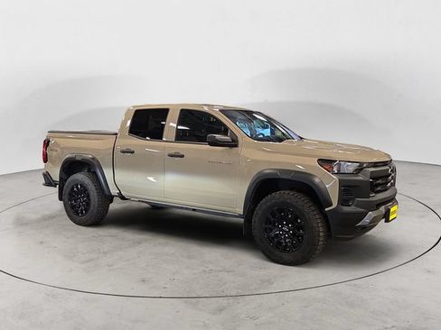 Used 2024 Chevrolet Colorado Trail Boss w/ Advanced Trailering Package AWD/4WD image 3