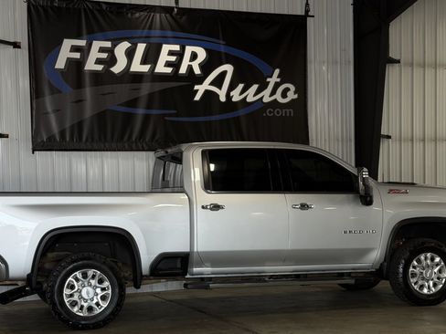 Used 2020 Chevrolet Silverado 2500 LTZ w/ LTZ Convenience Package AWD/4WD image 15
