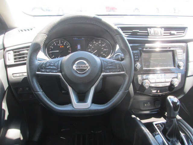 Used 2020 Nissan Rogue SV AWD/4WD image 16