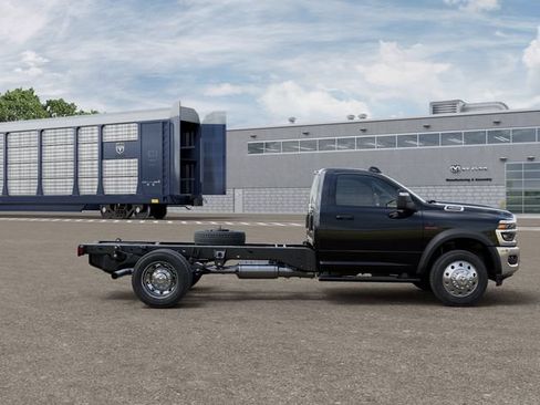 New 2026 RAM 4500 Tradesman w/ Chrome Appearance Group AWD/4WD image 21