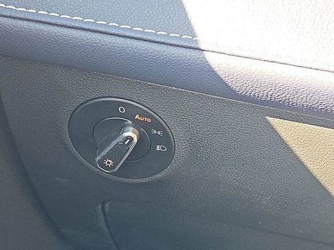 New 2025 Volkswagen Taos SEL image 32